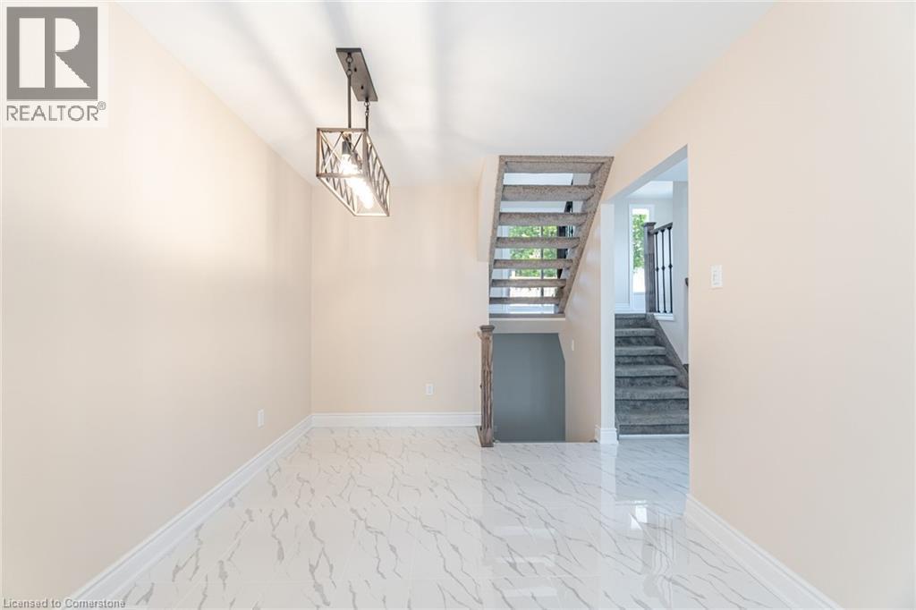 Photo 19 of 50 Albemarle Street, Brantford ON