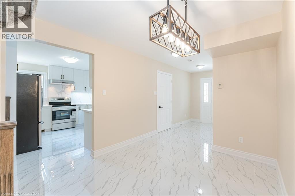 Photo 25 of 50 Albemarle Street, Brantford ON
