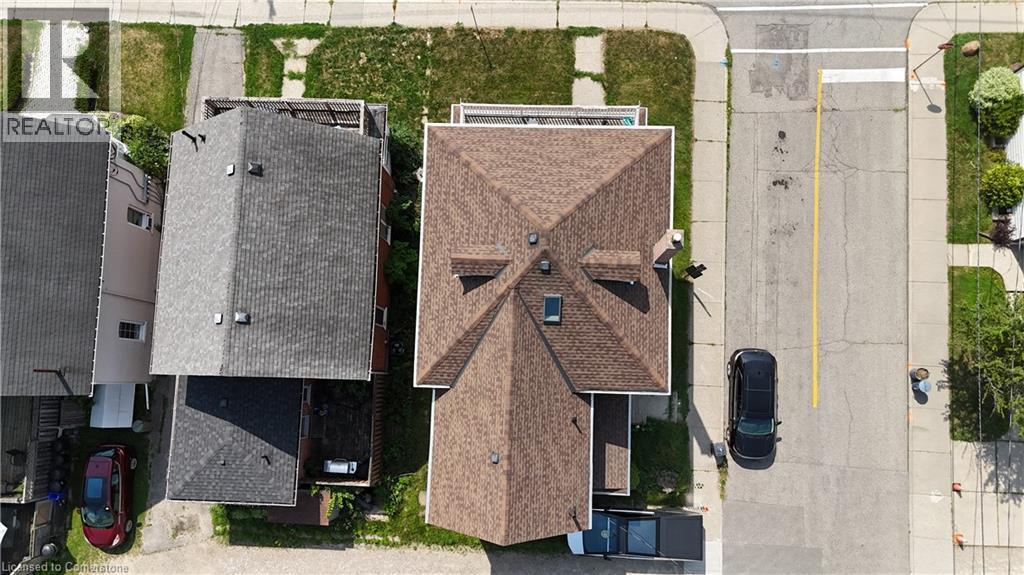 Photo 21 of 30 Regina Street N, Waterloo ON