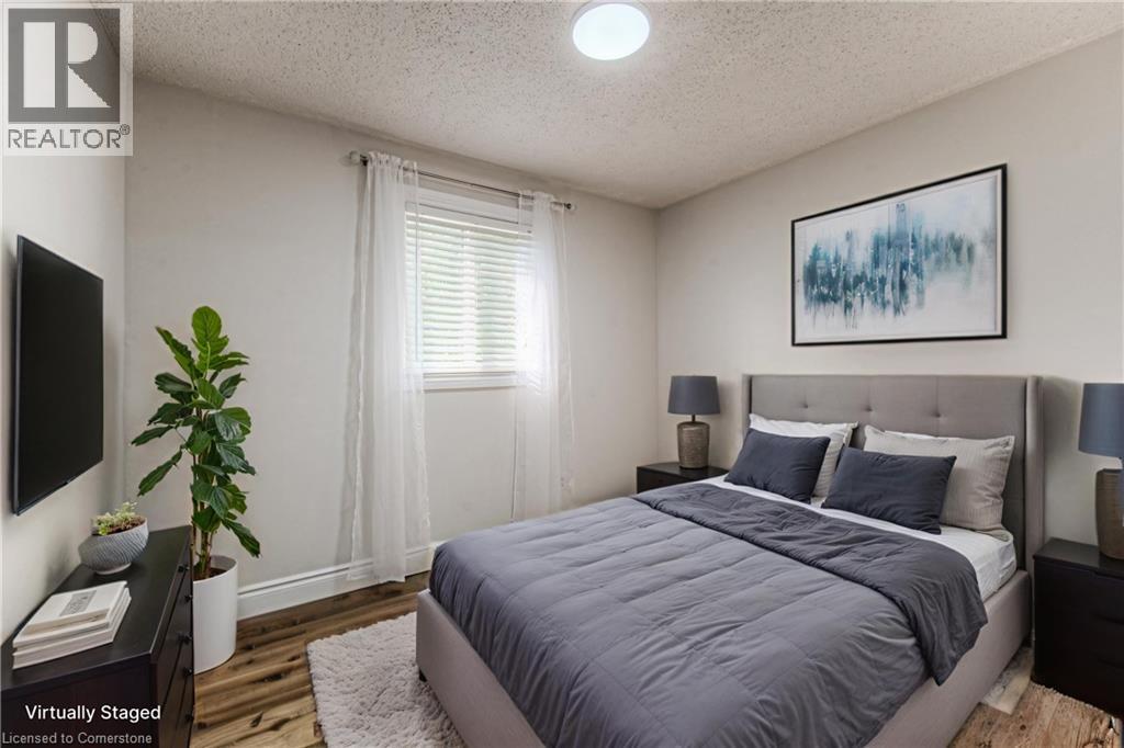 Photo 39 of 582 Drummerhill Crescent, Waterloo ON