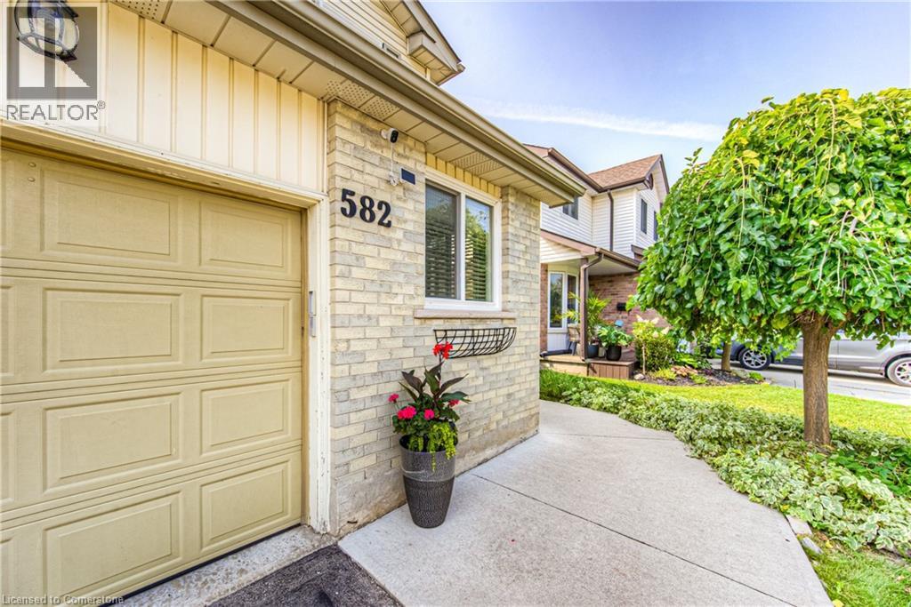 Photo 31 of 582 Drummerhill Crescent, Waterloo ON