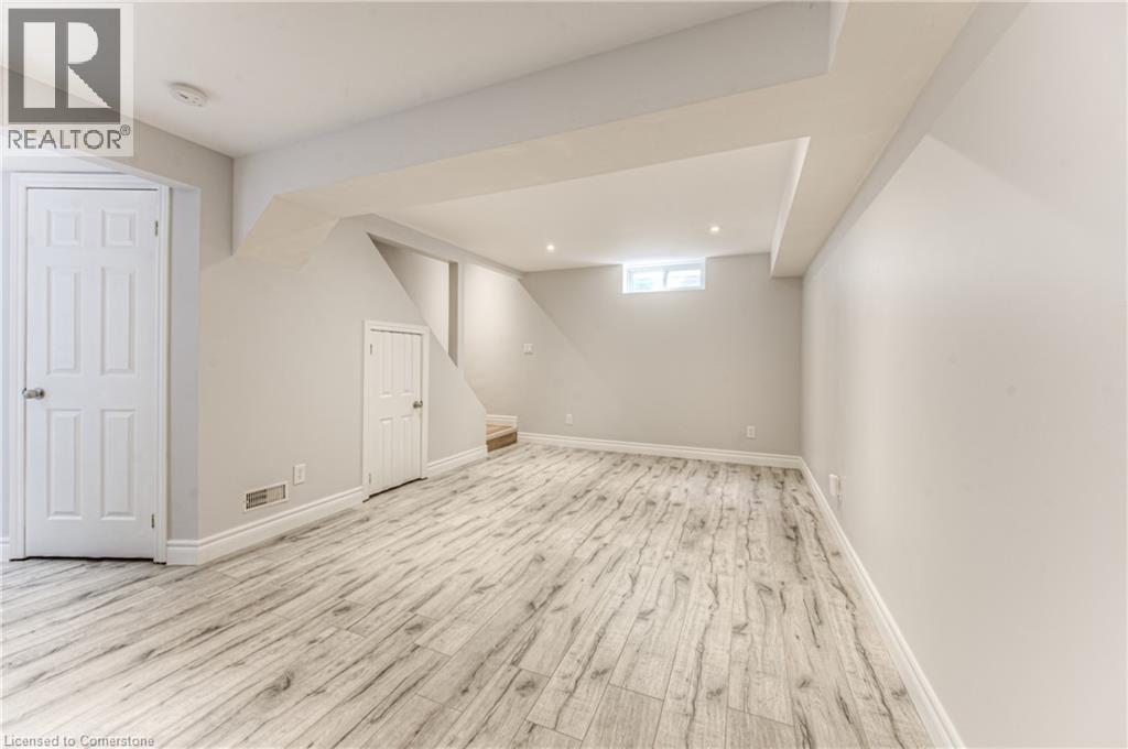 Photo 29 of 582 Drummerhill Crescent, Waterloo ON