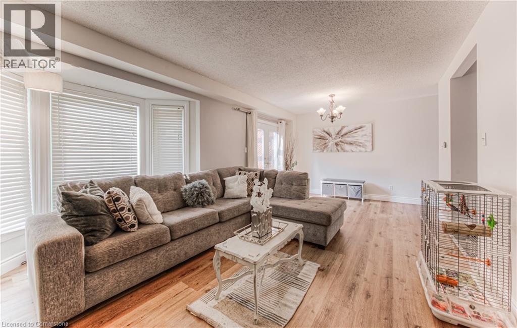 Photo 37 of 582 Drummerhill Crescent, Waterloo ON