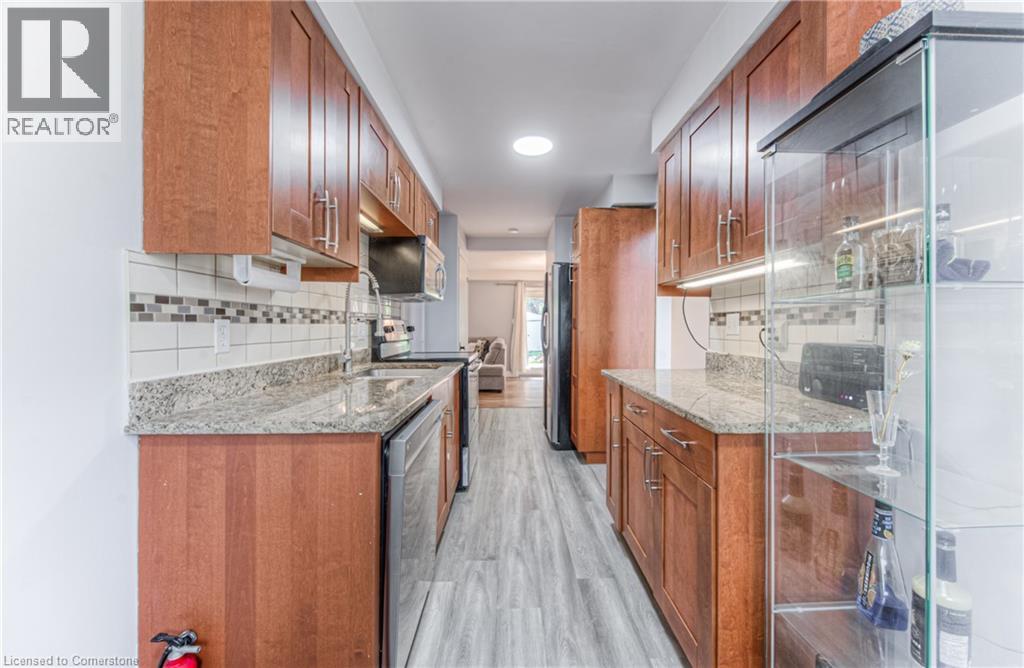 Photo 10 of 582 Drummerhill Crescent, Waterloo ON