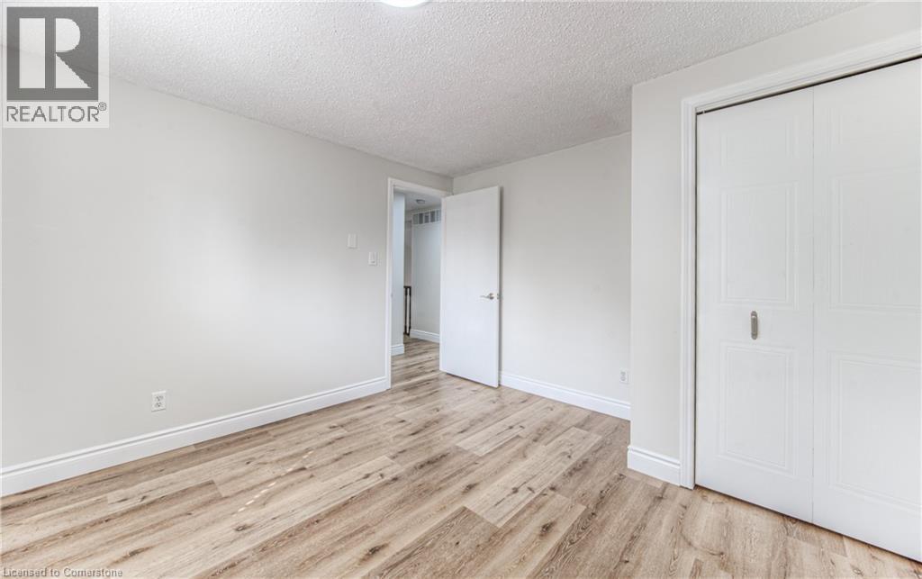Photo 24 of 582 Drummerhill Crescent, Waterloo ON