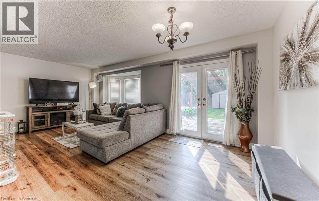 Photo 17 of 582 Drummerhill Crescent, Waterloo ON