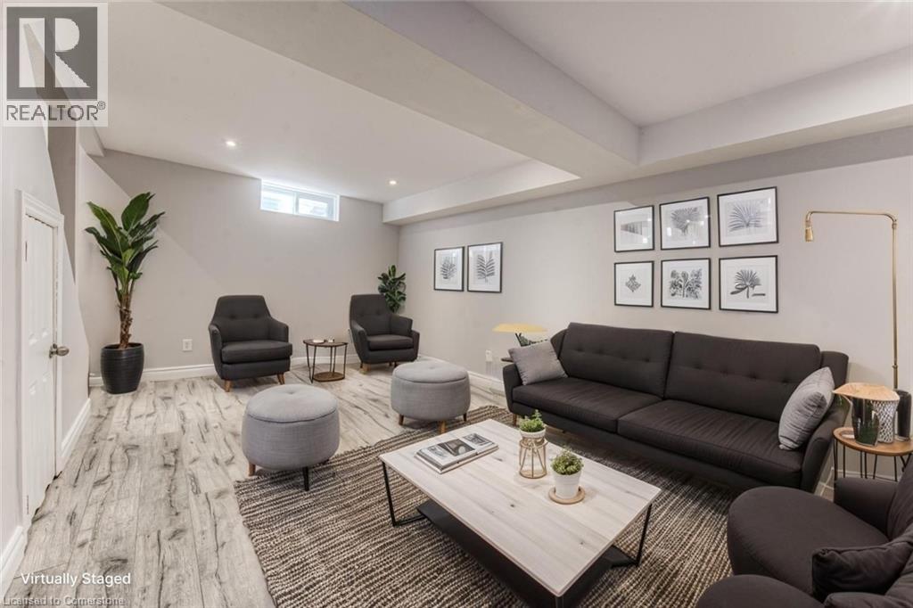 Photo 18 of 582 Drummerhill Crescent, Waterloo ON