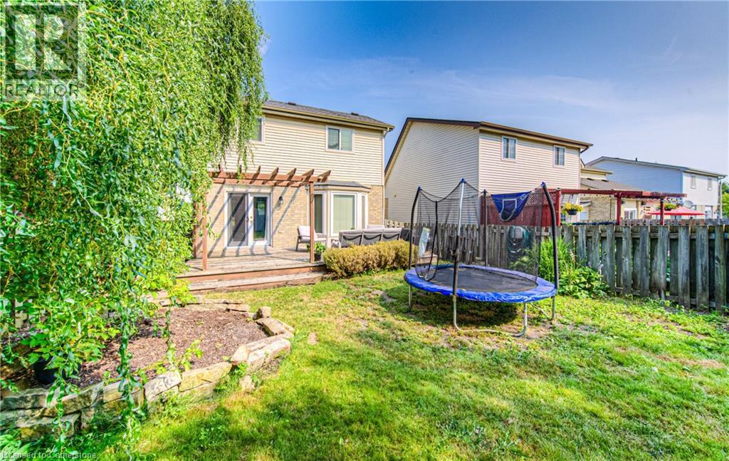 Photo 20 of 582 Drummerhill Crescent, Waterloo ON