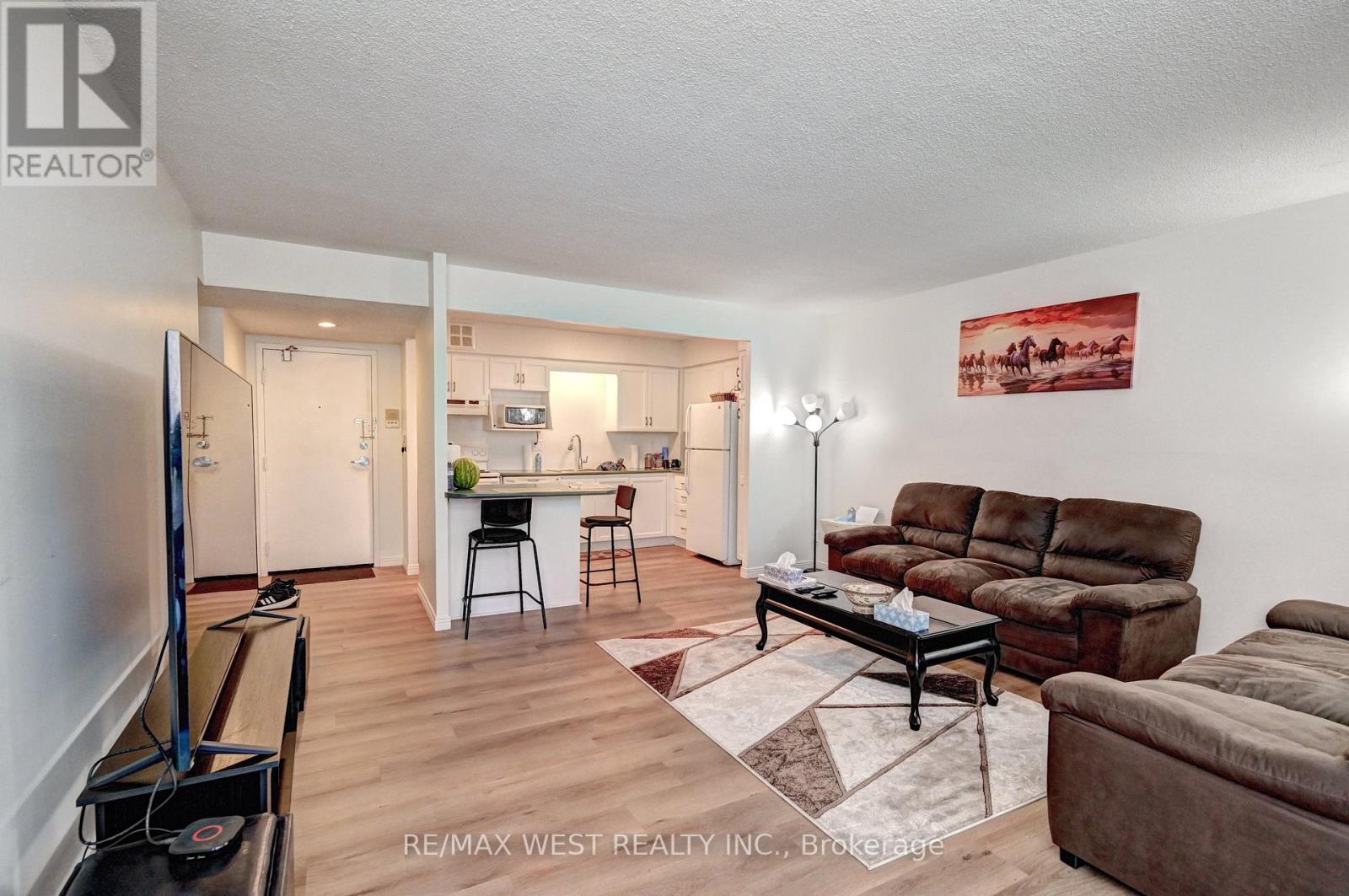 Photo 5 of 705 260 Sheldon Avenue N, Kitchener ON
