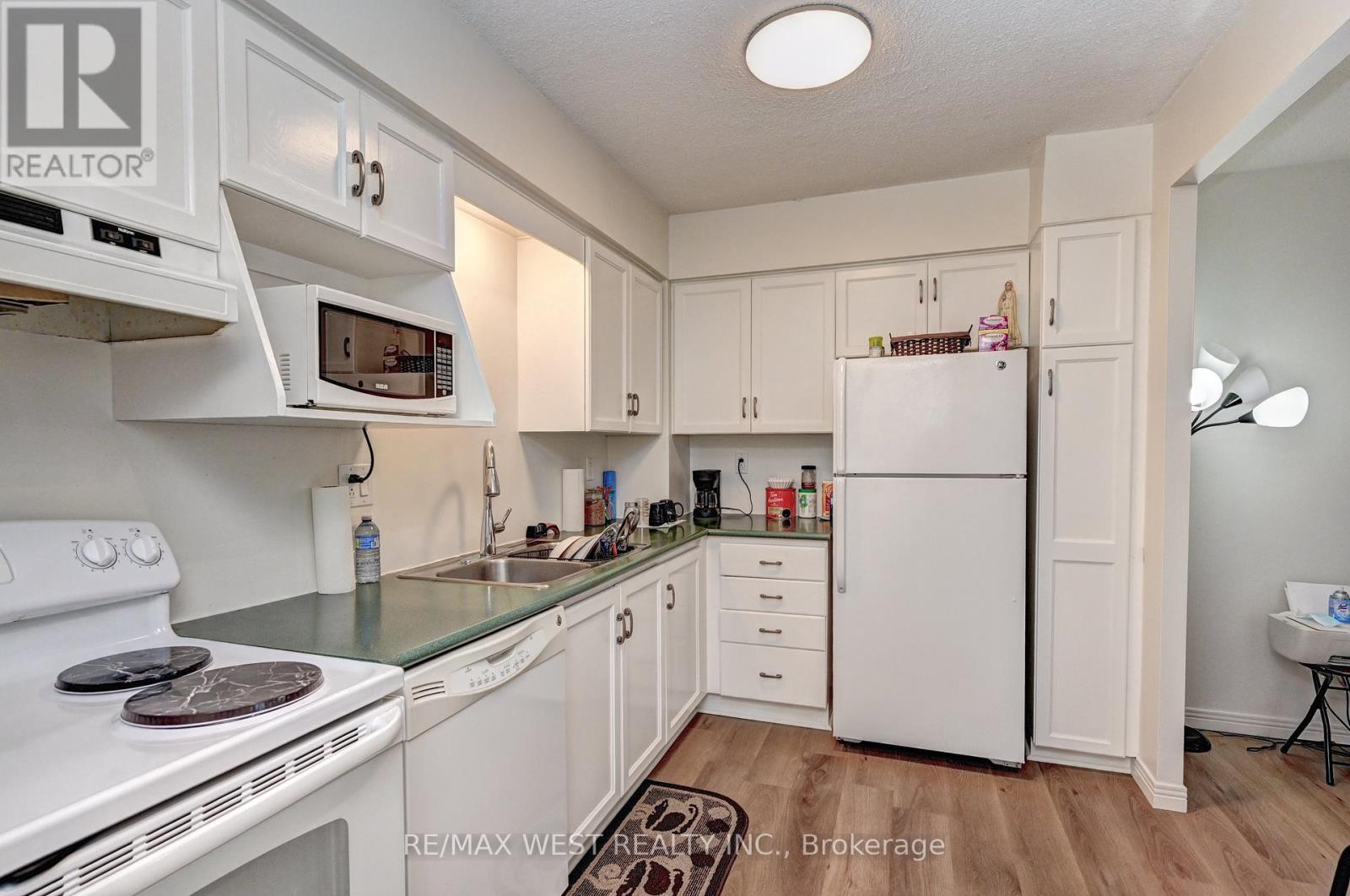 Photo 32 of 705 260 Sheldon Avenue N, Kitchener ON