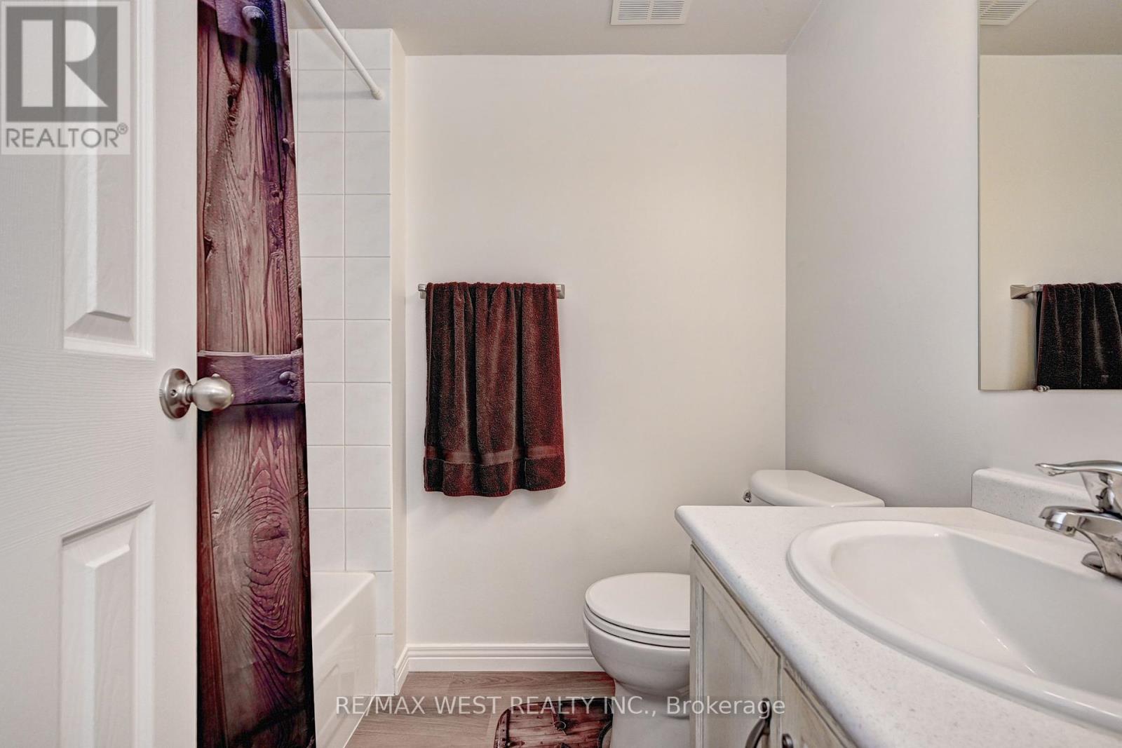 Photo 9 of 705 260 Sheldon Avenue N, Kitchener ON