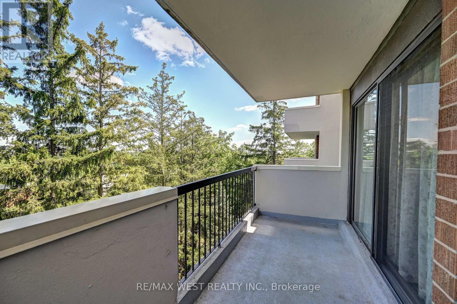 Photo 6 of 705 260 Sheldon Avenue N, Kitchener ON