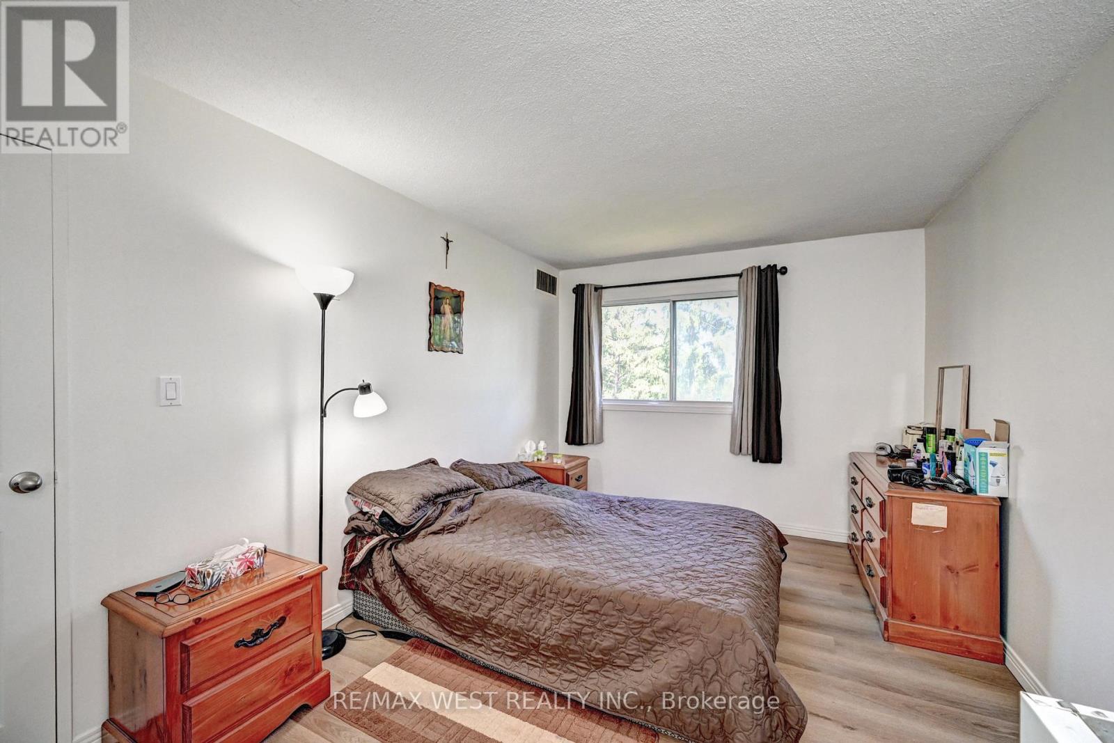 Photo 7 of 705 260 Sheldon Avenue N, Kitchener ON