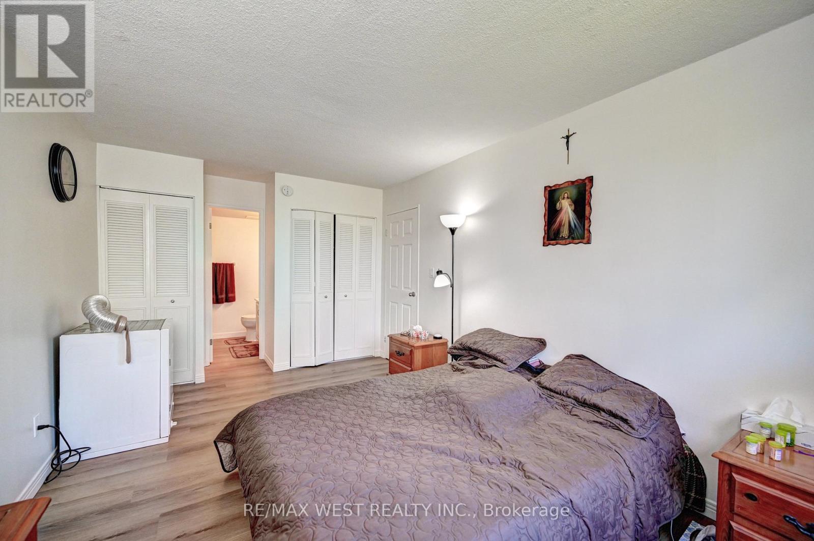 Photo 4 of 705 260 Sheldon Avenue N, Kitchener ON