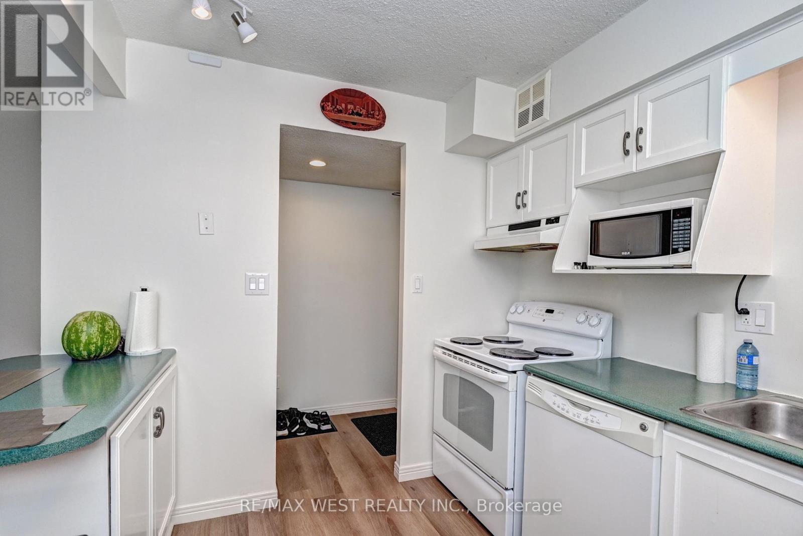 Photo 2 of 705 260 Sheldon Avenue N, Kitchener ON