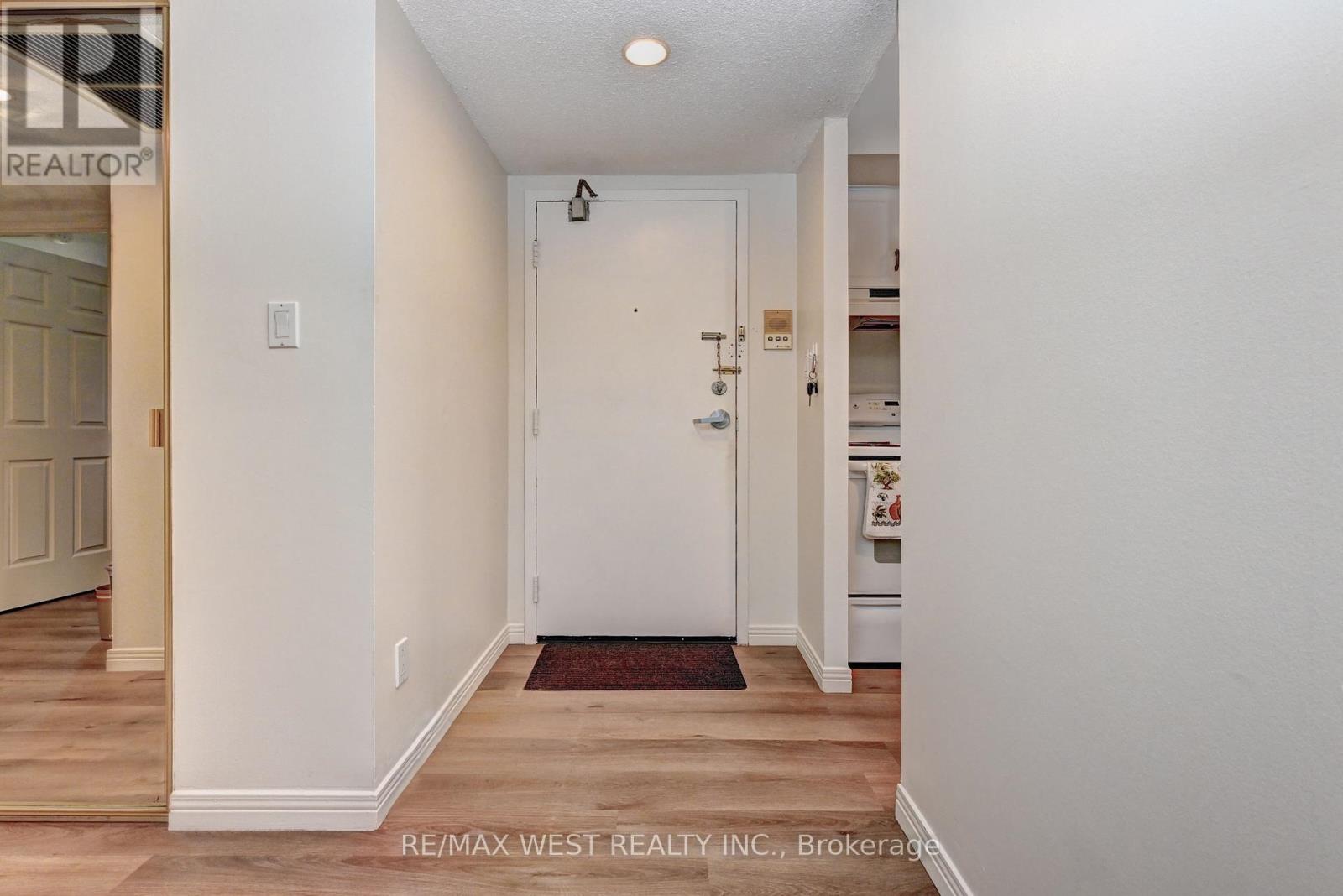 Photo 17 of 705 260 Sheldon Avenue N, Kitchener ON
