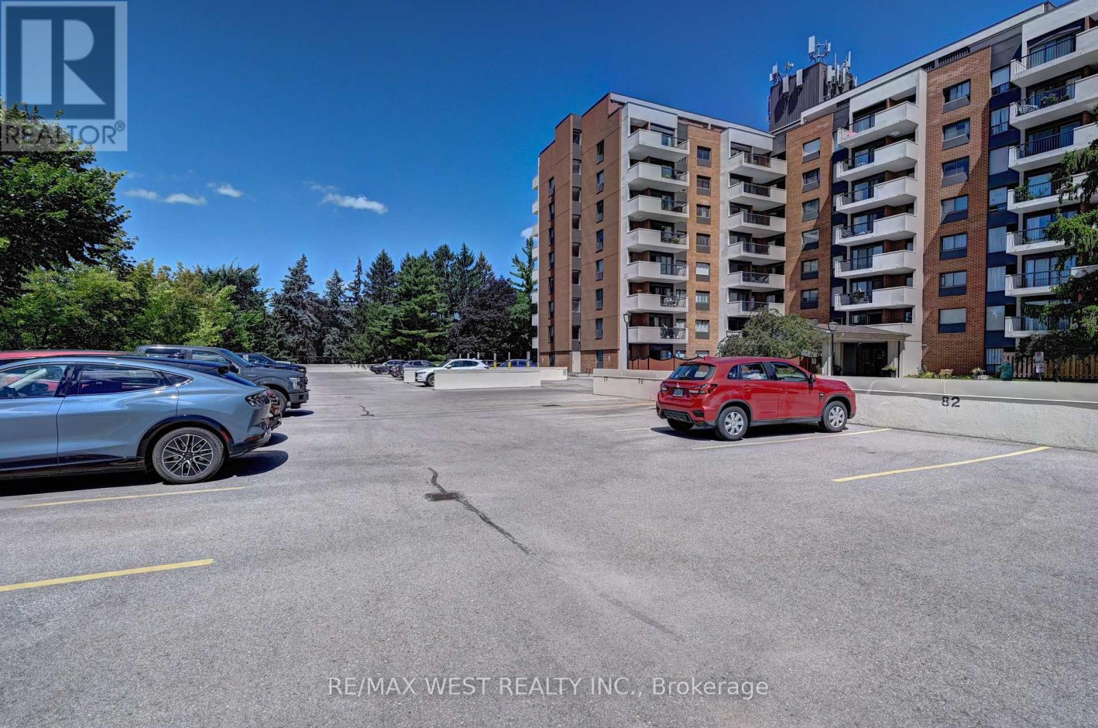 Photo 31 of 705 260 Sheldon Avenue N, Kitchener ON