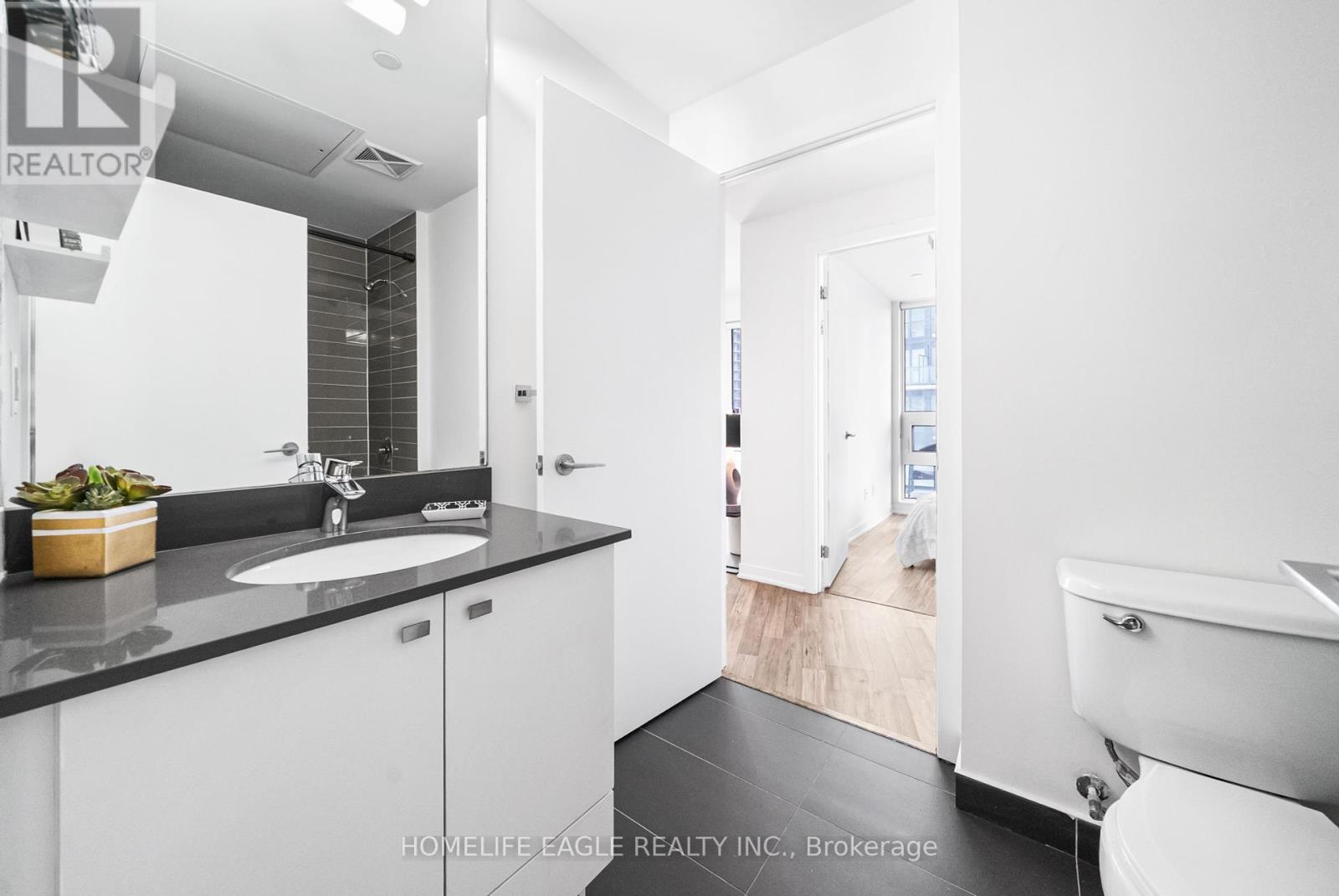 Photo 9 of 706 51 East Liberty Street, Toronto ON