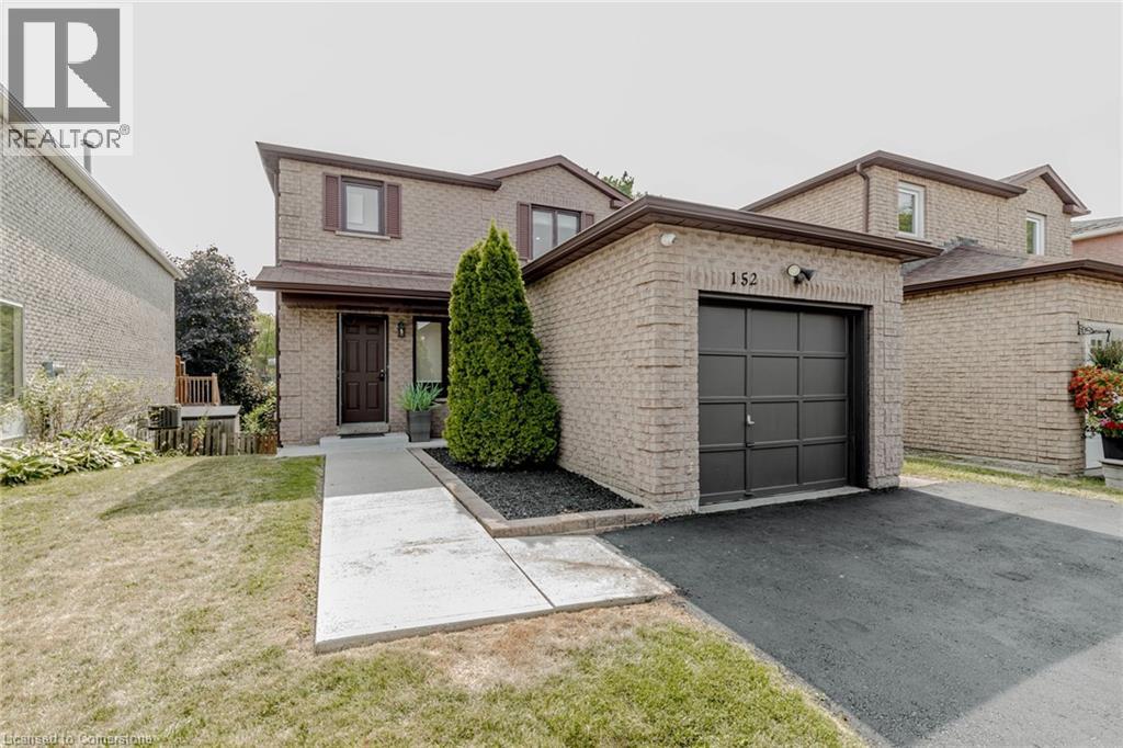 Photo 6 of 152 Blackfoot Trail, Mississauga ON