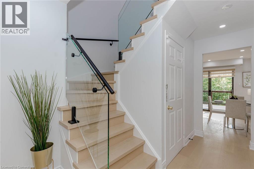 Photo 23 of 152 Blackfoot Trail, Mississauga ON