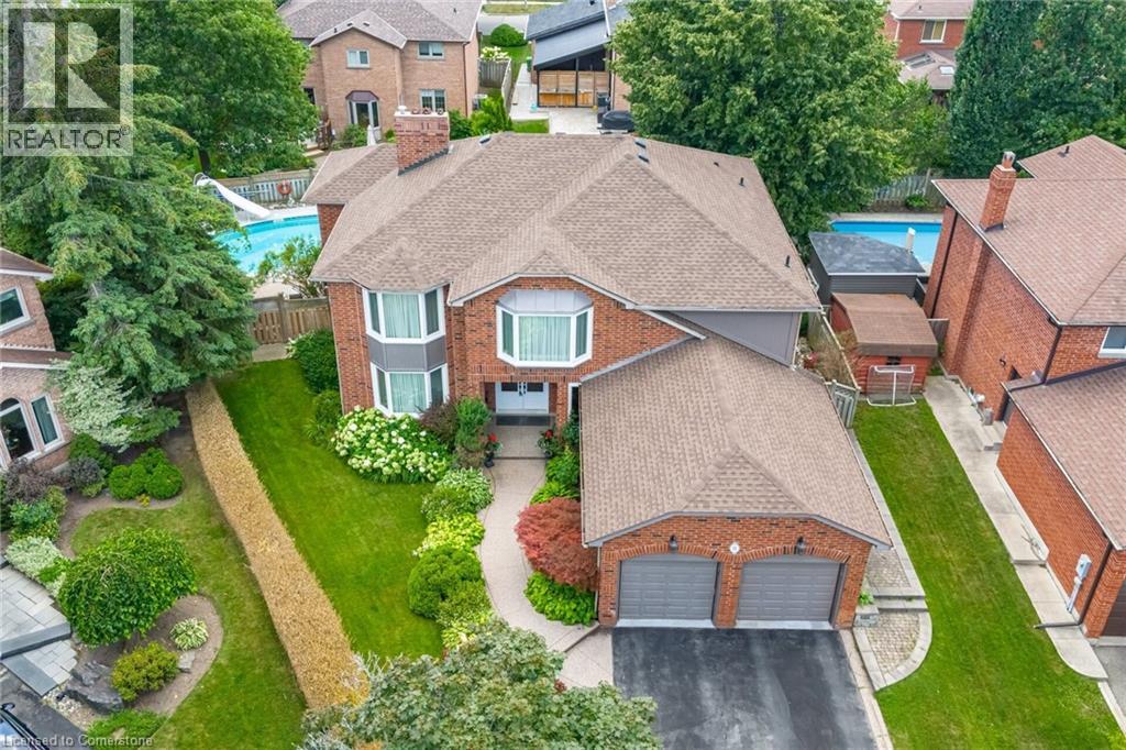 Photo 2 of 15 Brookbank Court, Brampton ON