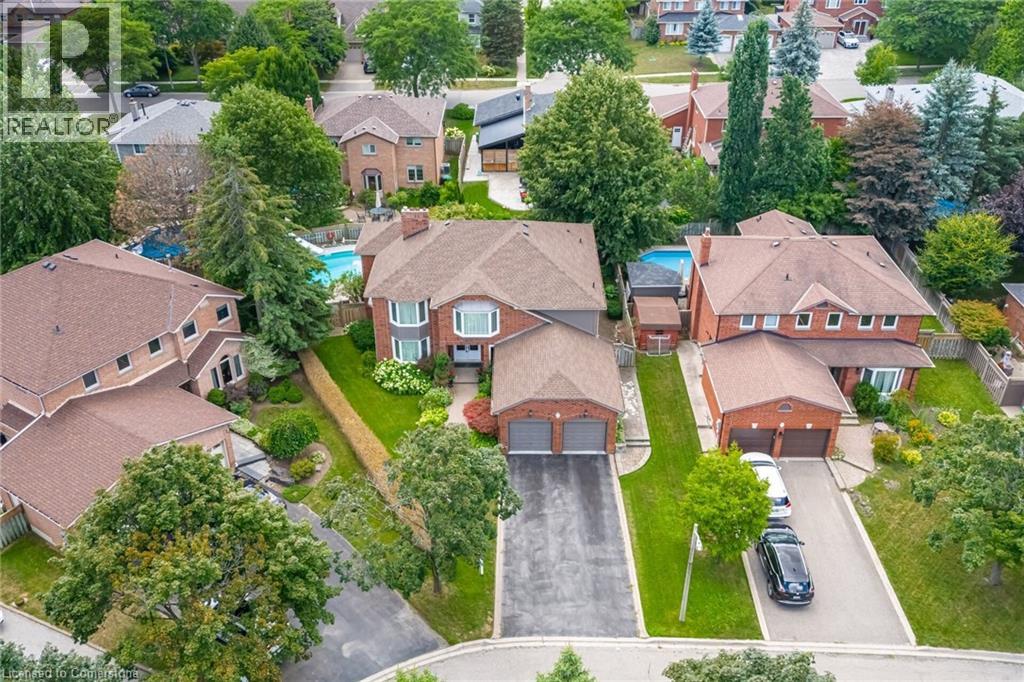 Photo 8 of 15 Brookbank Court, Brampton ON