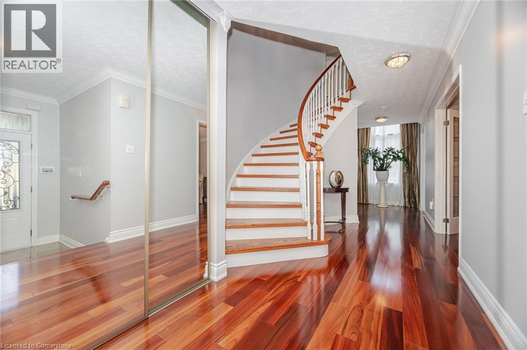 Photo 14 of 15 Brookbank Court, Brampton ON