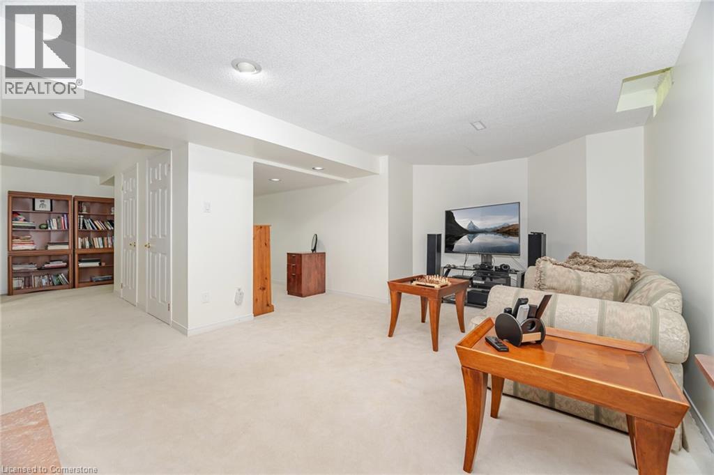 Photo 11 of 15 Brookbank Court, Brampton ON