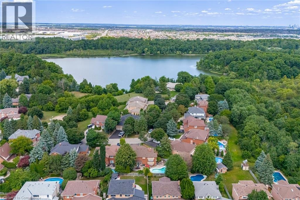 Photo 13 of 15 Brookbank Court, Brampton ON