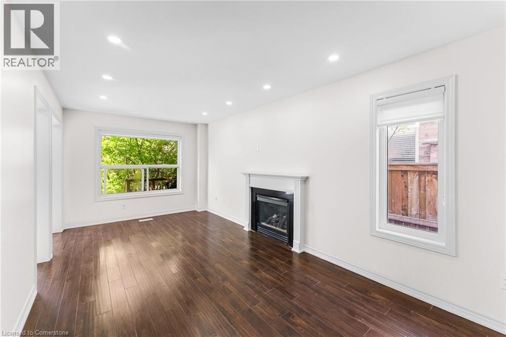 Photo 8 of 60 Crimson Ridge Road, Barrie ON