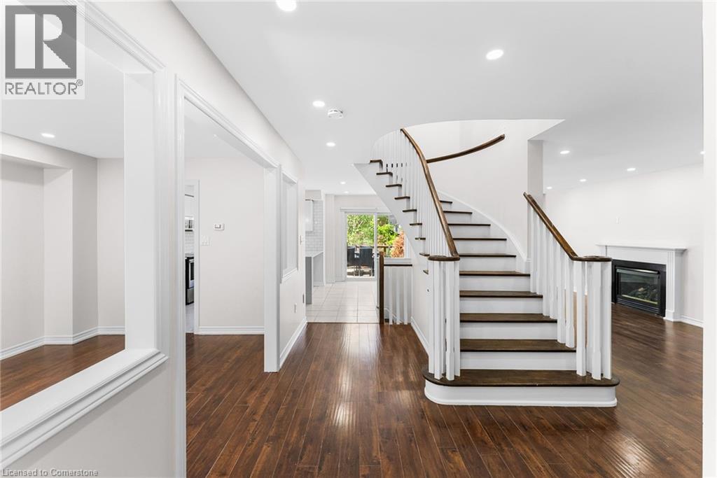 Photo 7 of 60 Crimson Ridge Road, Barrie ON