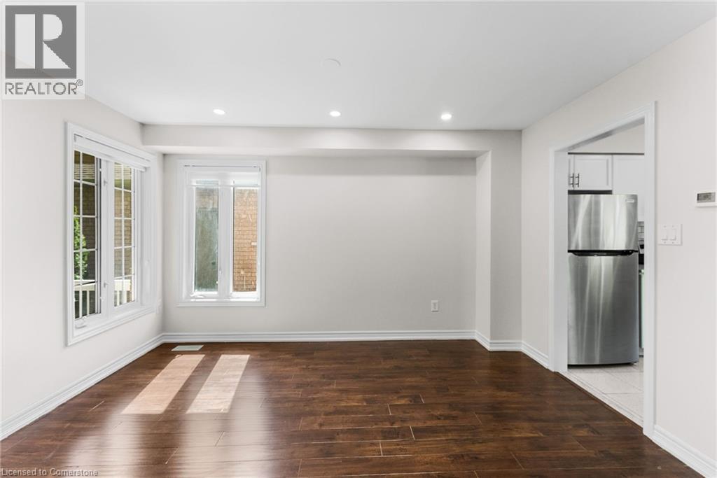 Photo 16 of 60 Crimson Ridge Road, Barrie ON