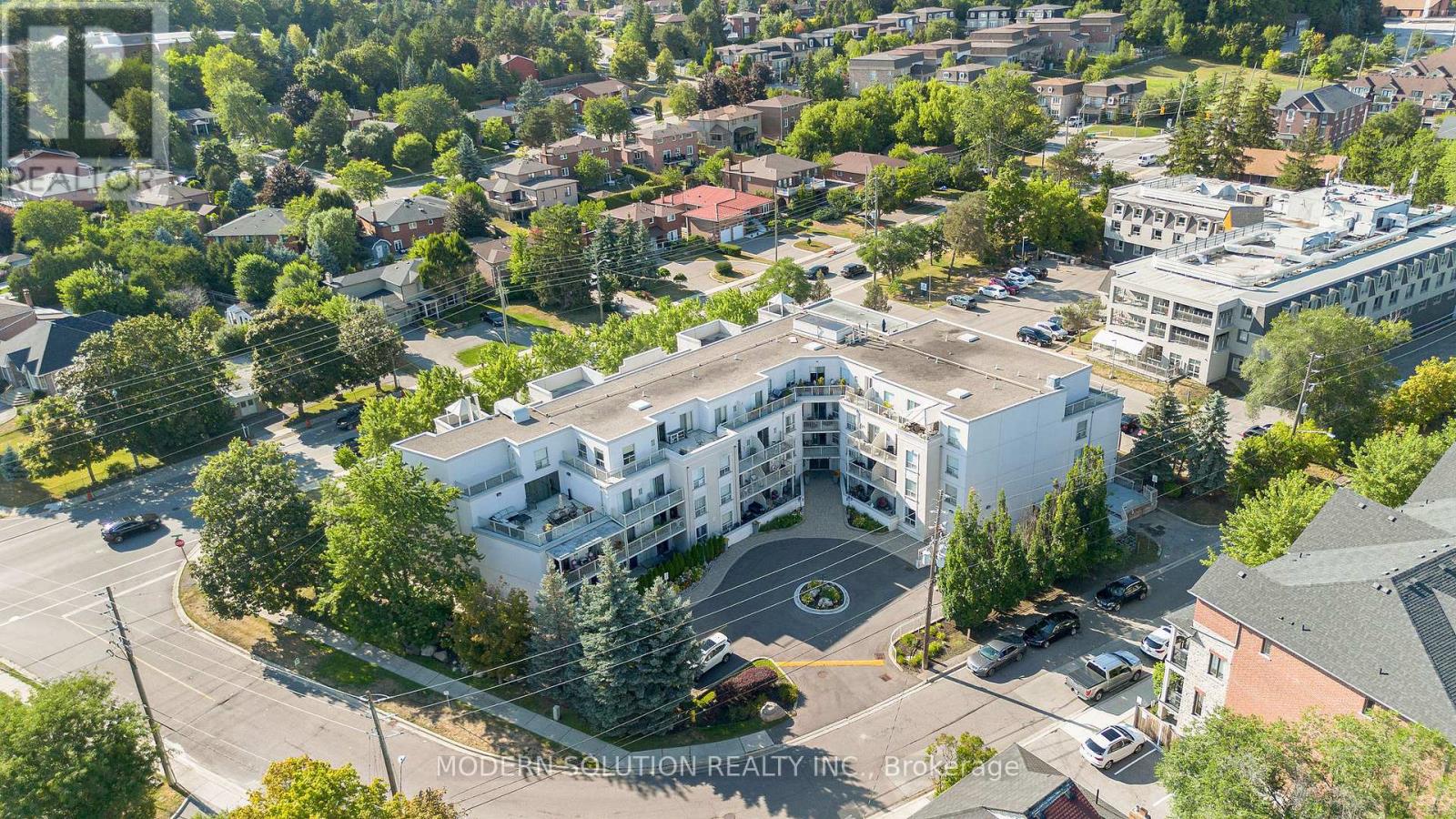 Photo 1 of 102 250 Pine Grove Drive, Vaughan ON