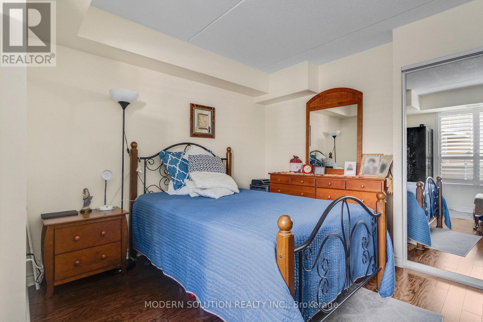 Photo 14 of 102 250 Pine Grove Drive, Vaughan ON