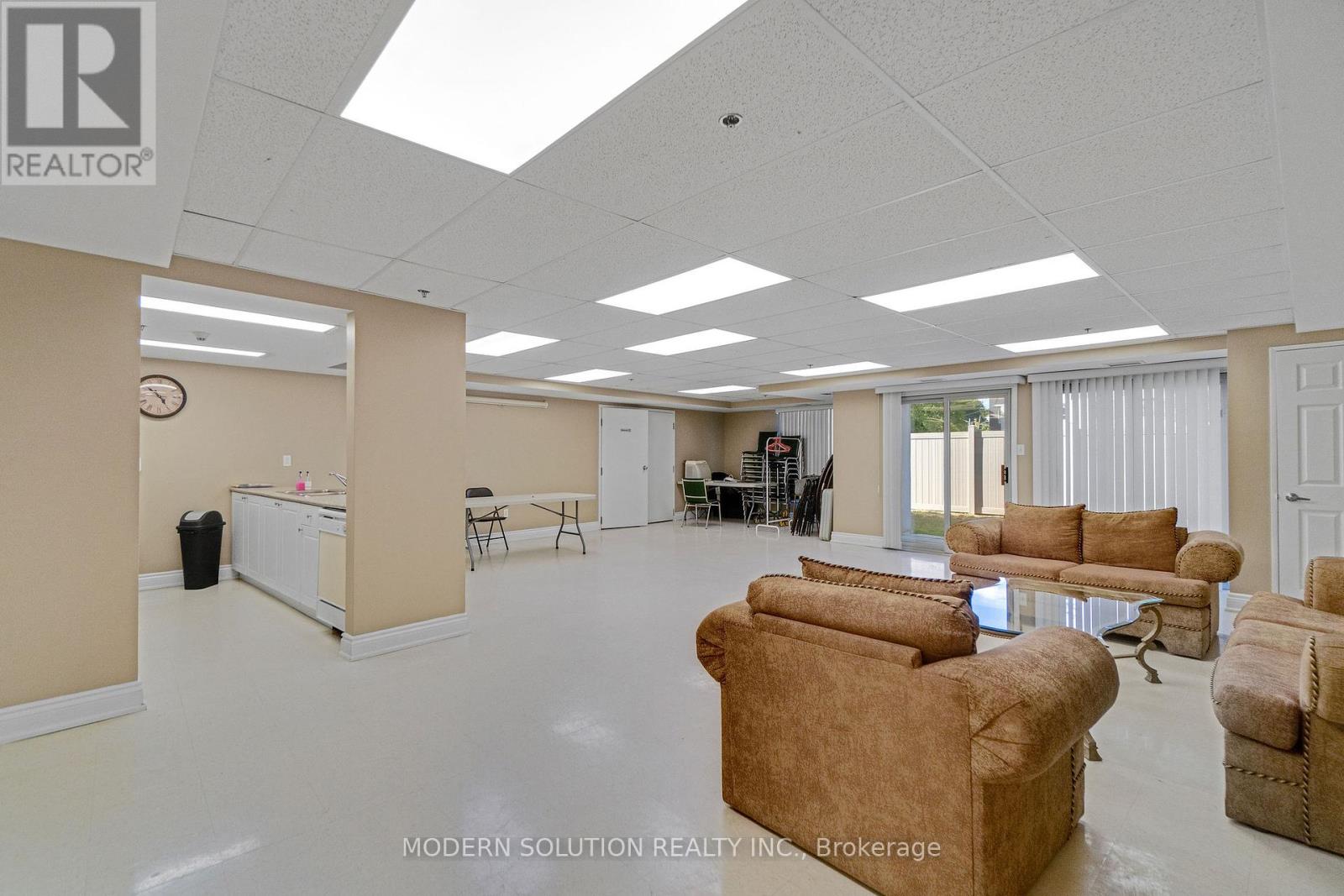 Photo 19 of 102 250 Pine Grove Drive, Vaughan ON