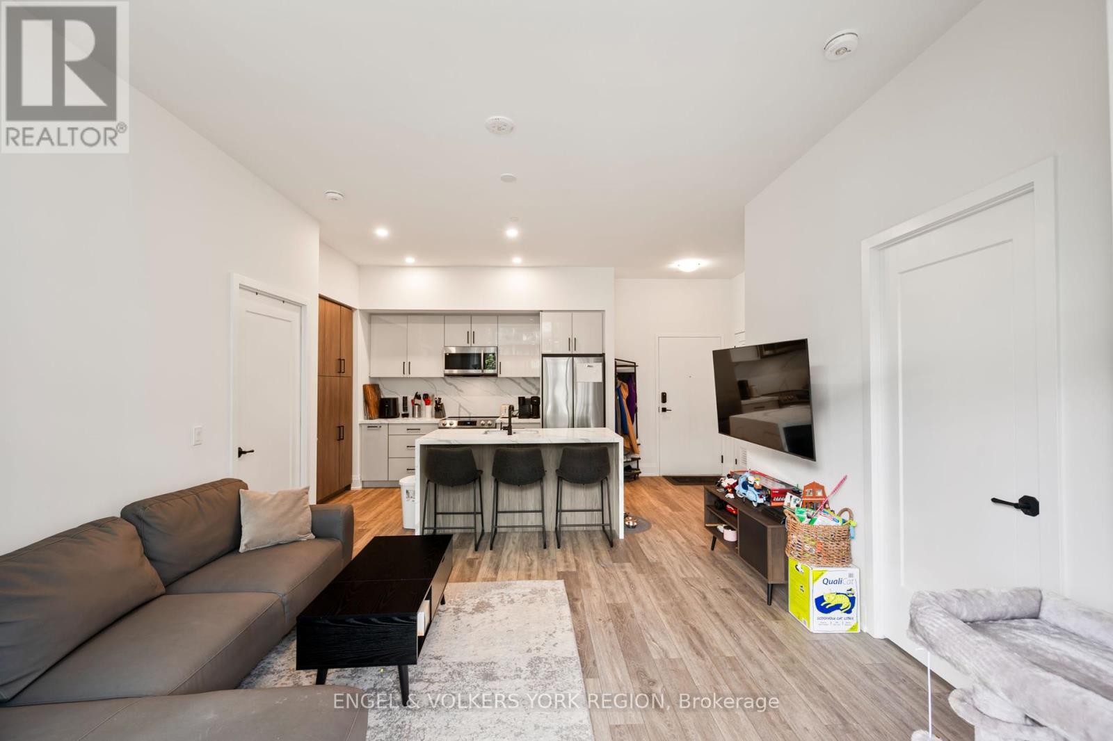 Photo 4 of 128 415 Sea Ray Avenue, Innisfil ON