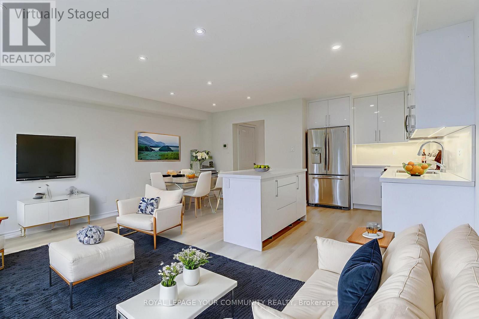 Photo 8 of 135 Kelso Crescent, Vaughan ON