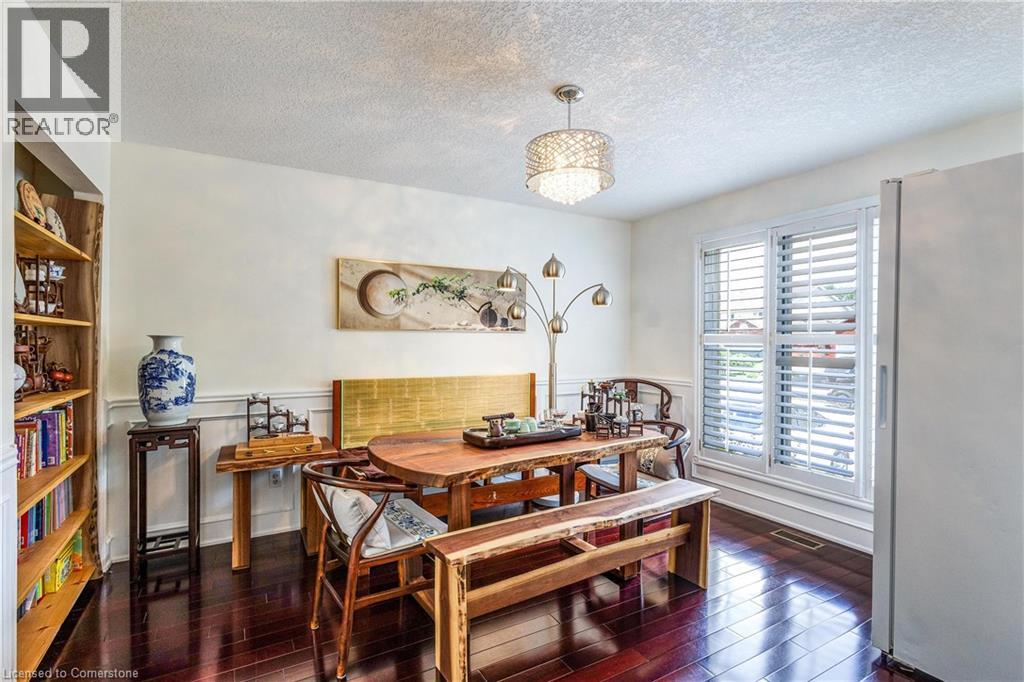 Photo 6 of 525 Leighland Drive, Waterloo ON