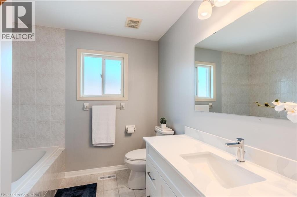 Photo 9 of 2463 Lazio Lane, Oakville ON