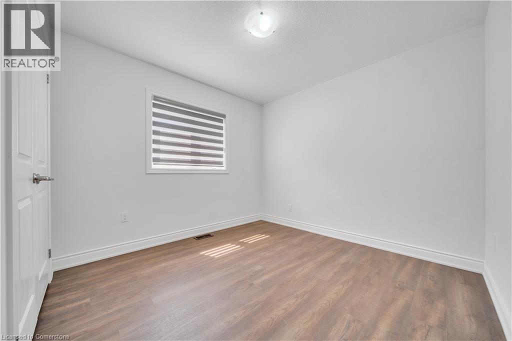 Photo 19 of 8 Stauffer Road, Brantford ON