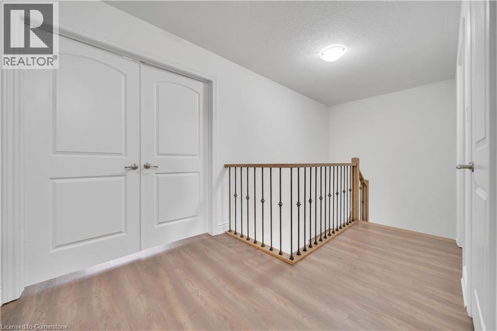 Photo 32 of 8 Stauffer Road, Brantford ON