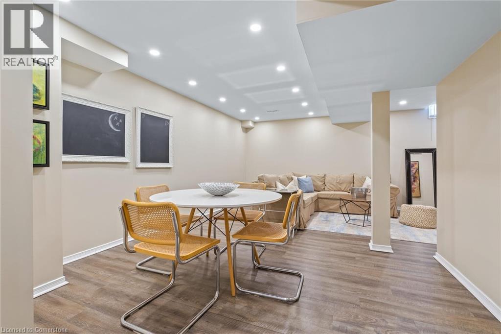 Photo 5 of 506 Taylor Crescent, Burlington ON