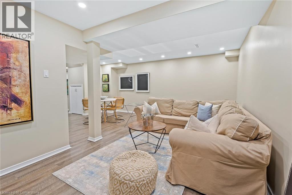 Photo 32 of 506 Taylor Crescent, Burlington ON