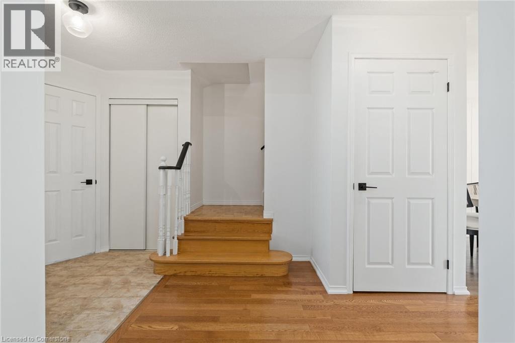 Photo 27 of 506 Taylor Crescent, Burlington ON