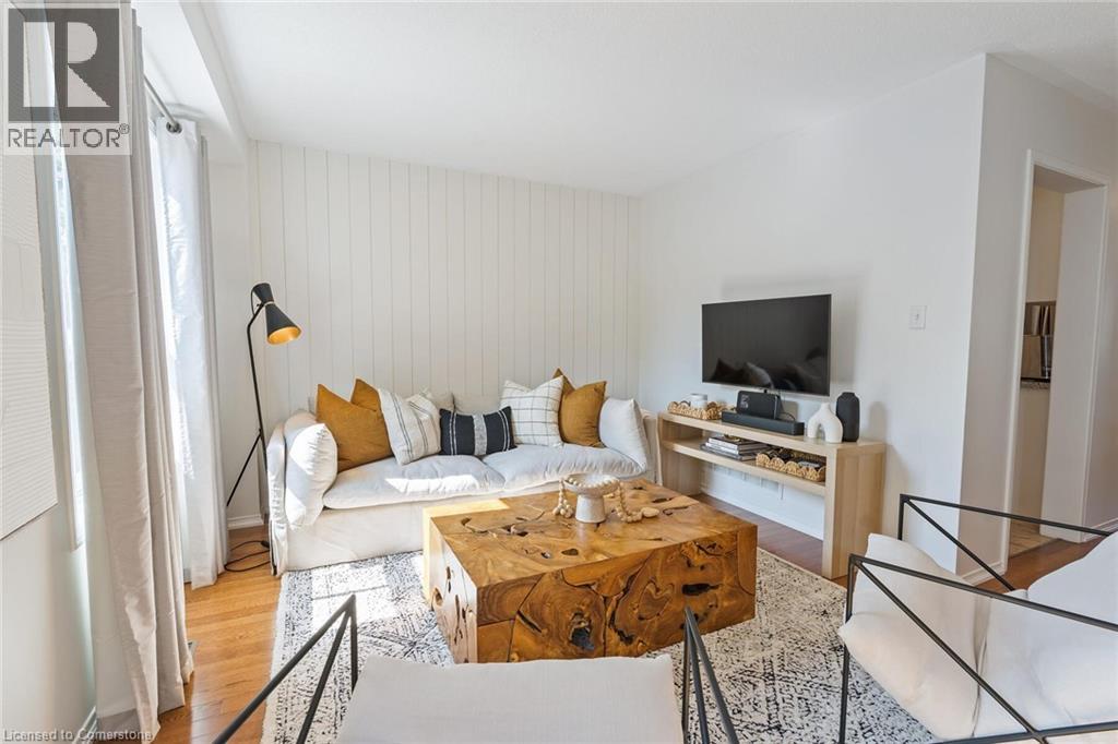 Photo 15 of 506 Taylor Crescent, Burlington ON