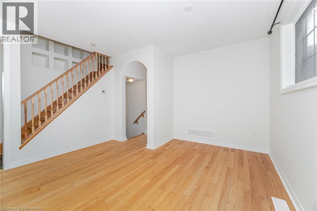 Photo 7 of 2499 Scotch Pine Drive, Oakville ON