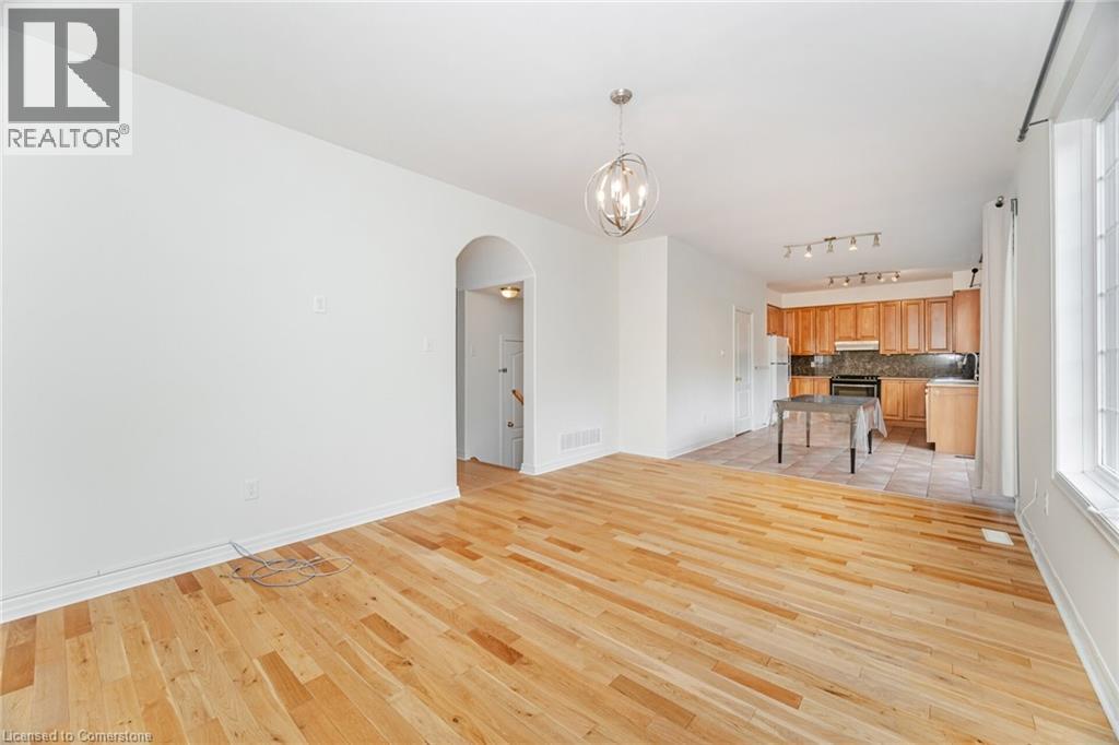 Photo 8 of 2499 Scotch Pine Drive, Oakville ON
