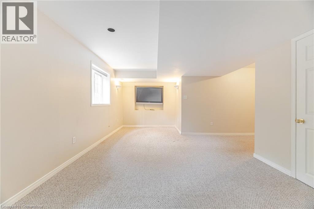 Photo 6 of 2499 Scotch Pine Drive, Oakville ON