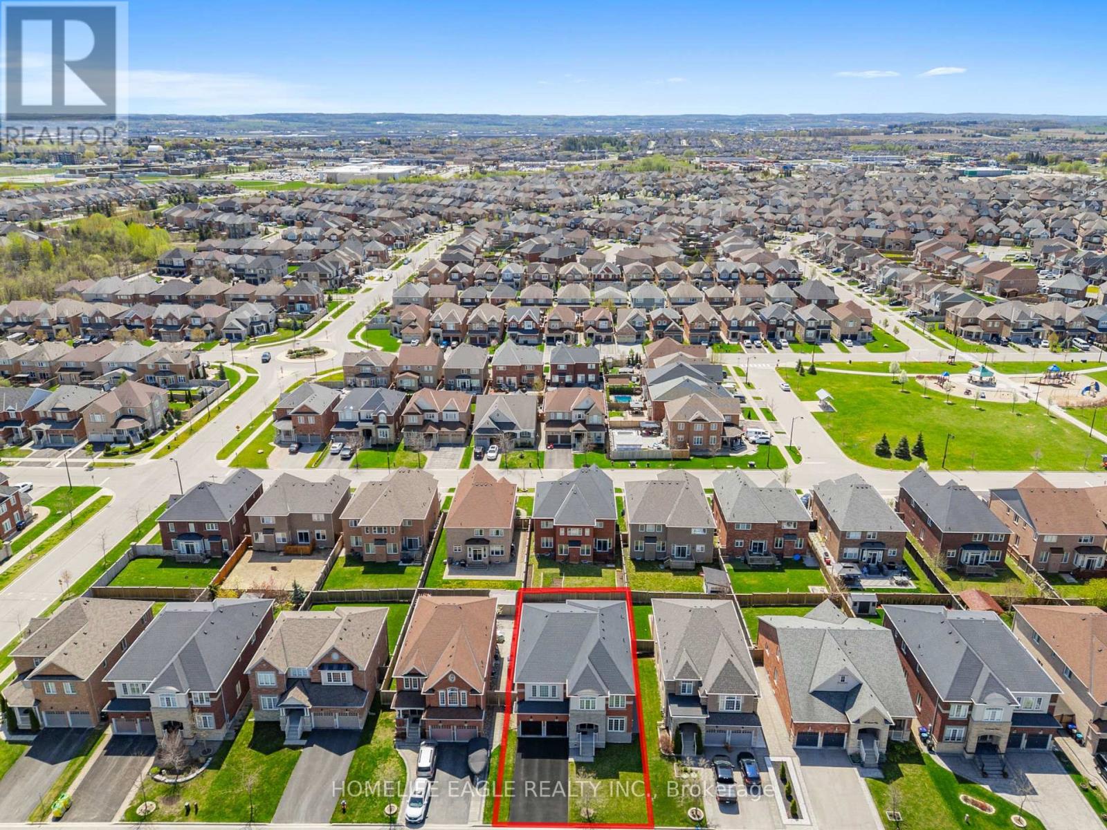 Photo 39 of 27 Scarlet Way, Bradford West Gwillimbury ON
