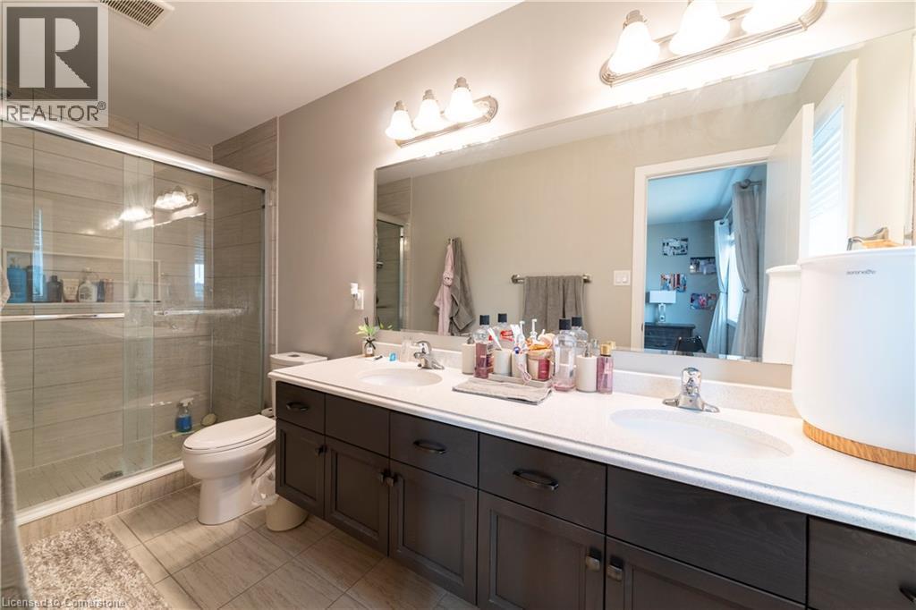 Photo 19 of 933 Robert Ferrie Drive, Kitchener ON